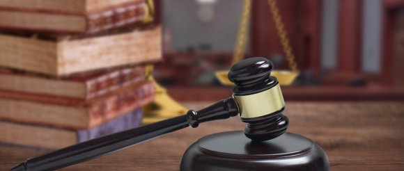人在刑事拘留能起诉离婚吗