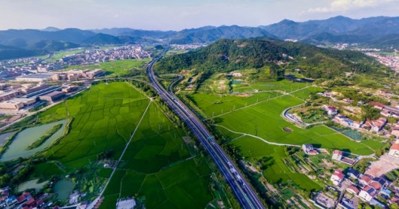 (集体经济组织补助费)征地补偿款村上不给发怎么办