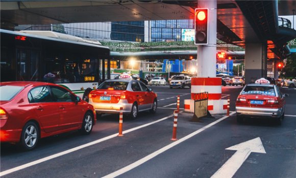 道路交通事故中精神损害赔偿的适用范围与标准是怎样