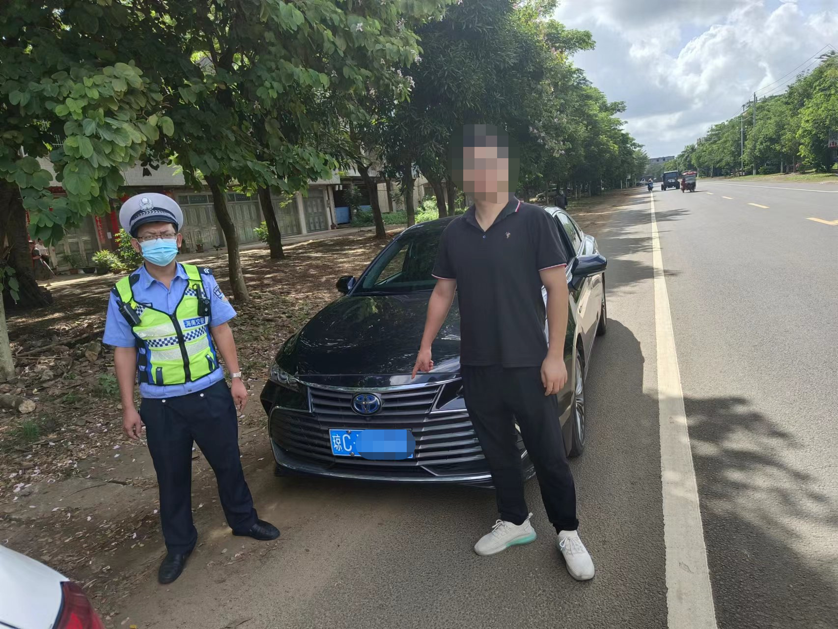 逾期未检验的汽车,车辆逾期未年检上路将罚200元扣3分