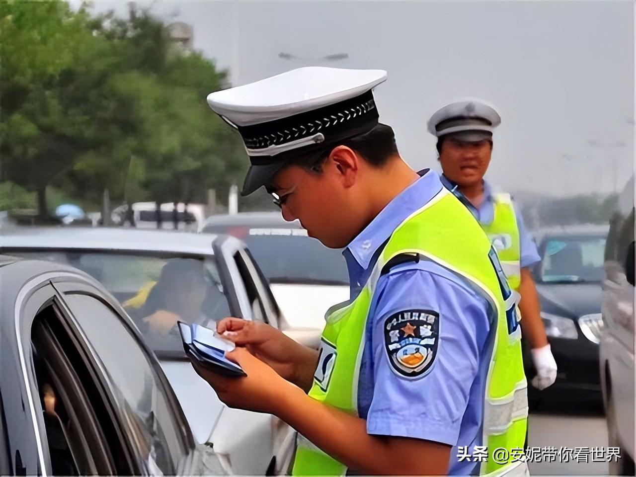 交警提醒：碰到驾照过期等3种情况，就算无证驾驶，有驾照也不行
